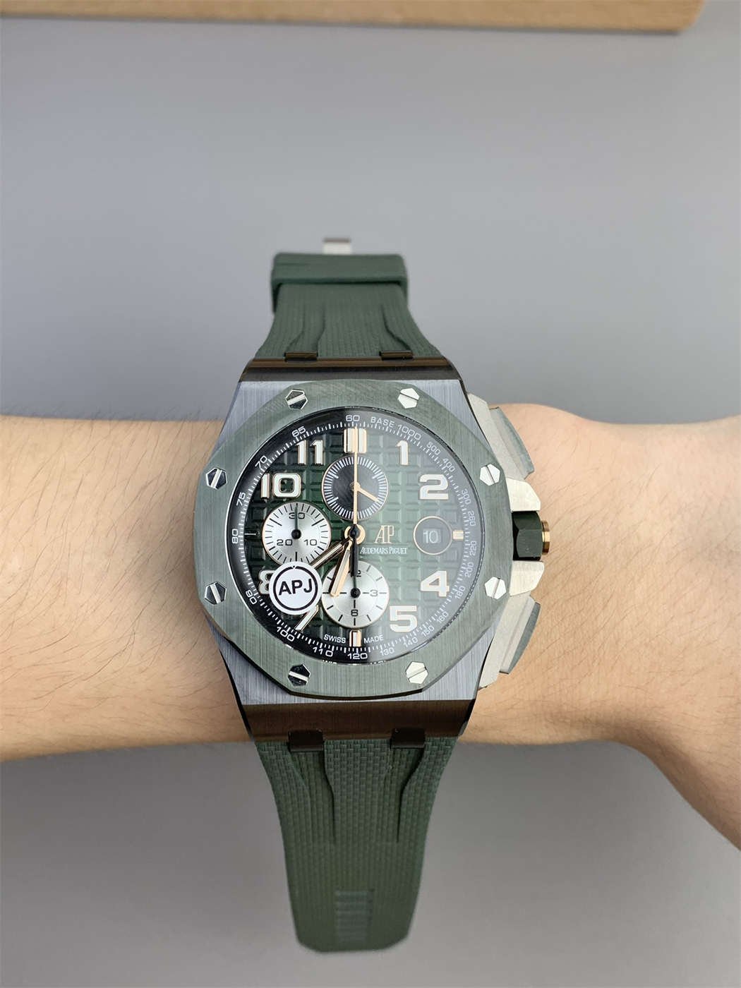 AP Royal Oak Offshore Ceramic Replica – Green Dial 44mm (APJ Factory)