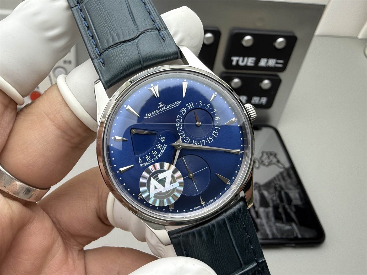 JLC Master 1378480 Replica – Blue Dial 39mm AZ Integrated Movement