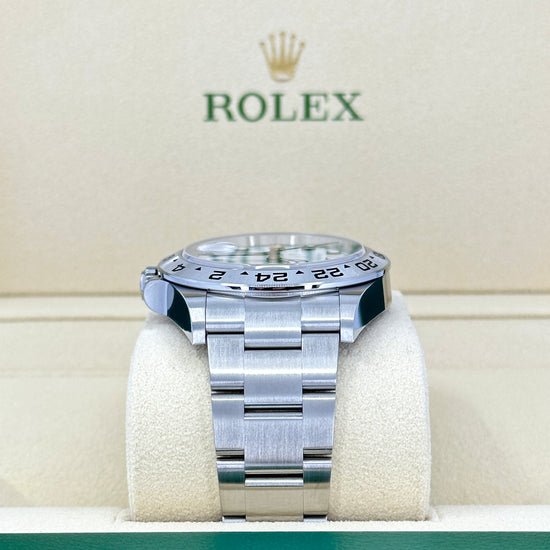Pre-owned Rolex Replica Watch Explorer II, Oystersteel, 42mm, White dial, Oyster, 226570-0001