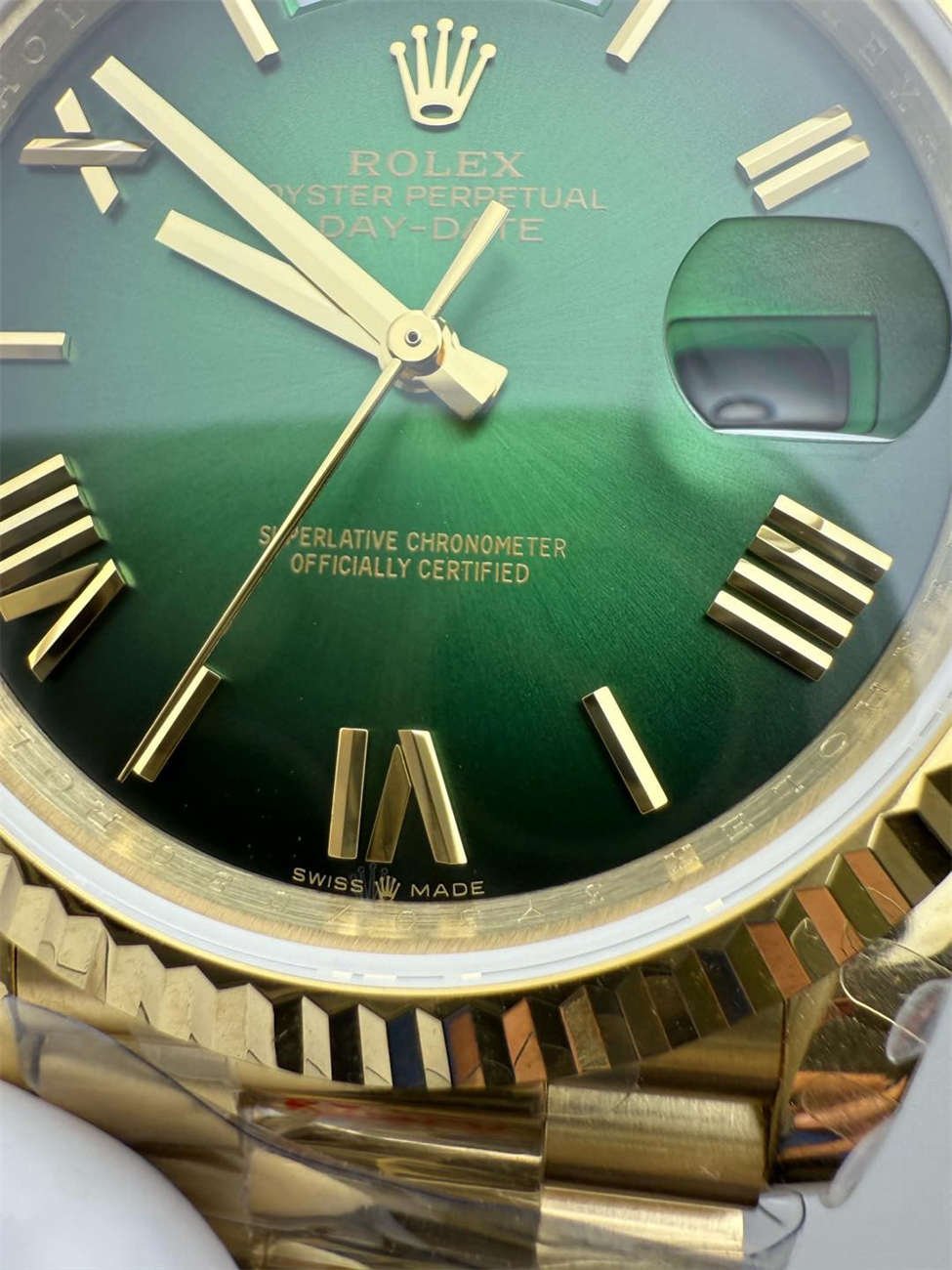 Rolex Day-Date 40 Green Replica (QF Factory) – 195g Heavy Tungsten Gold